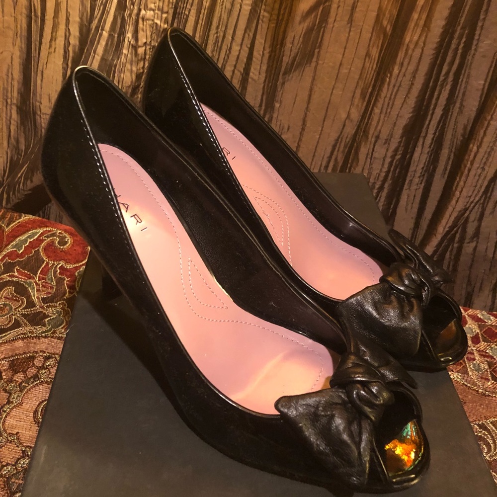 Black bow tie heels size 6.5